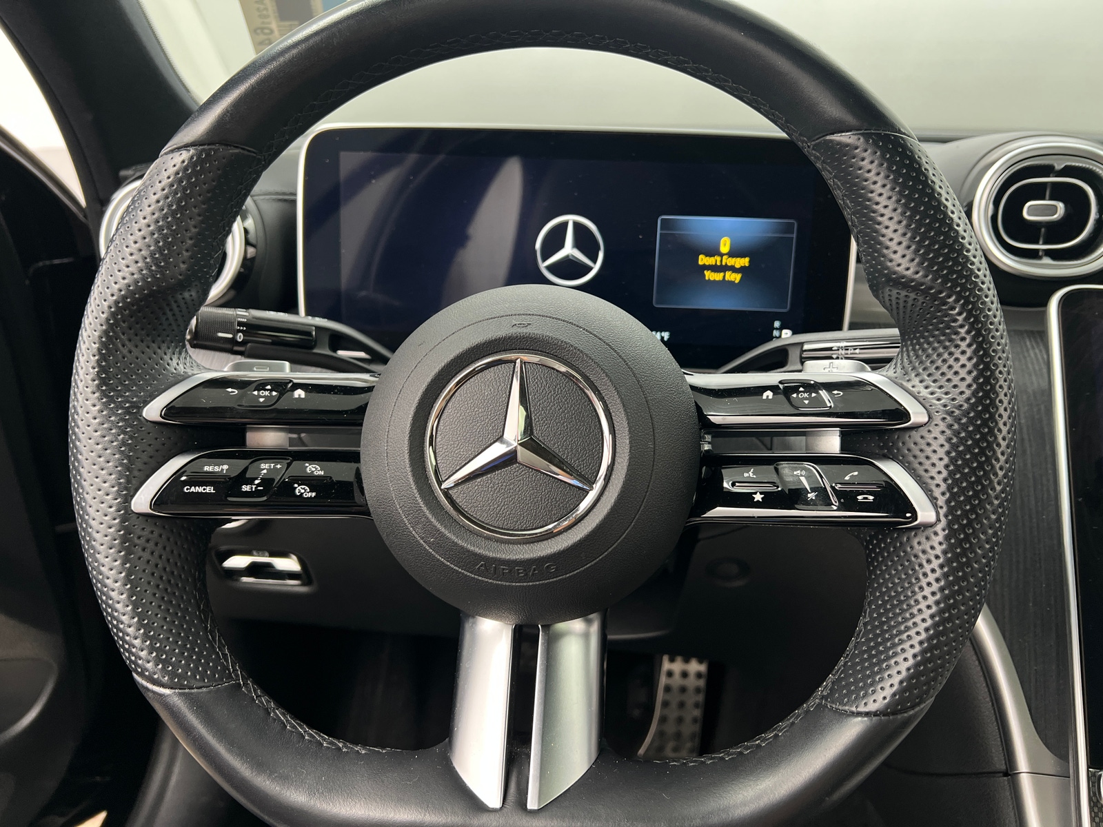 Thumbnail: 2022 Mercedes-Benz C-Class - 4