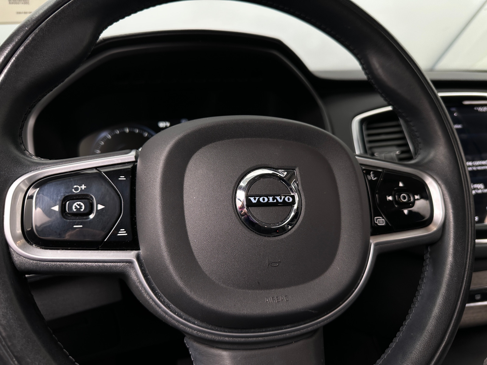 Thumbnail: 2022 Volvo XC90 - 4