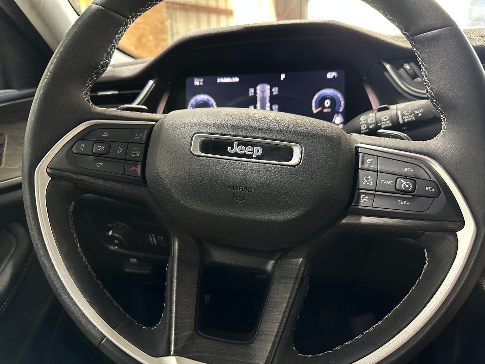 Thumbnail: 2024 Jeep Grand Cherokee - 4