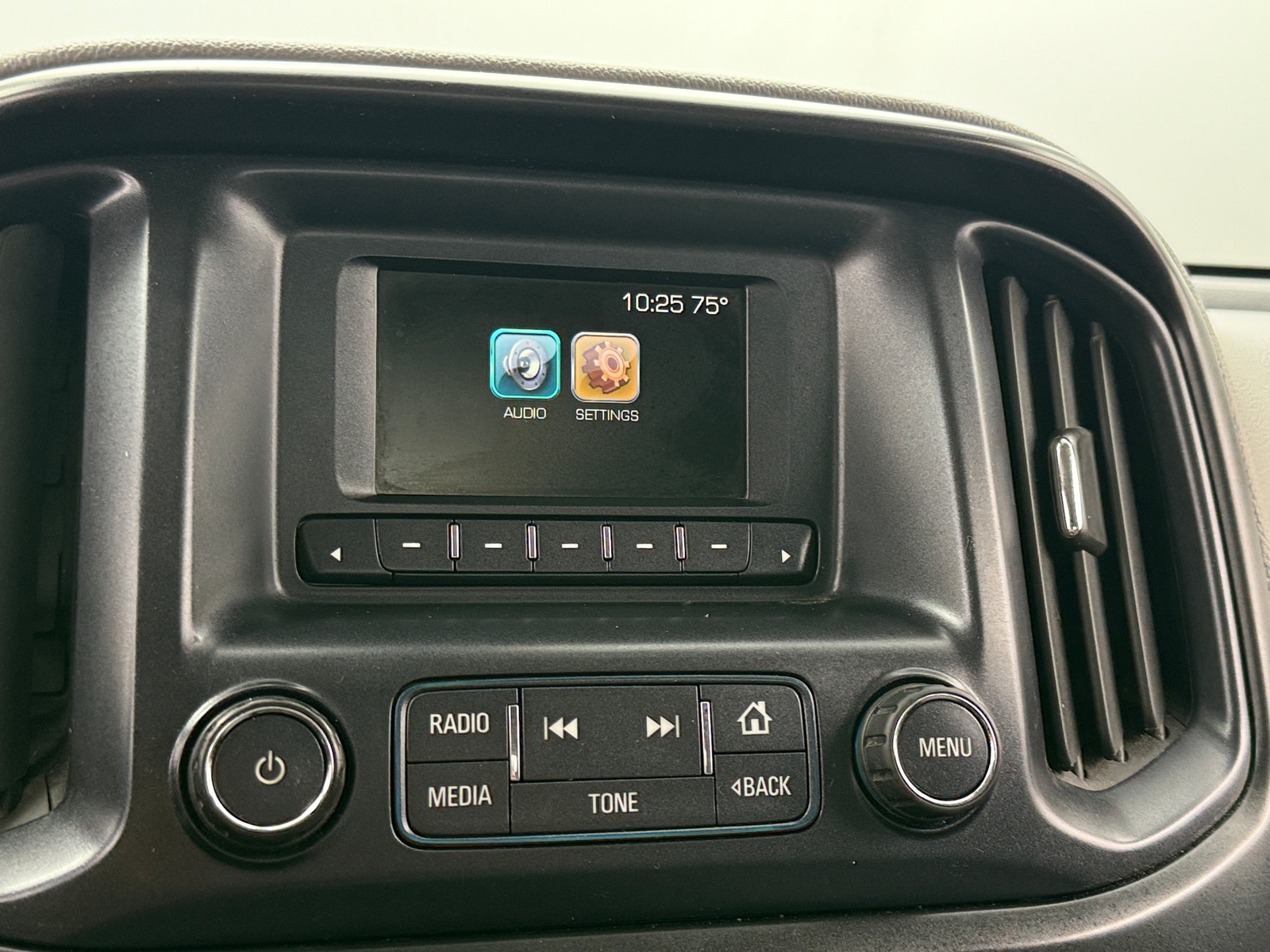 Thumbnail: 2016 Chevrolet Colorado - 4