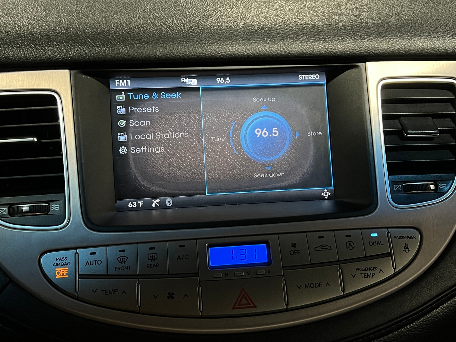 Thumbnail: 2012 Hyundai Genesis - 3