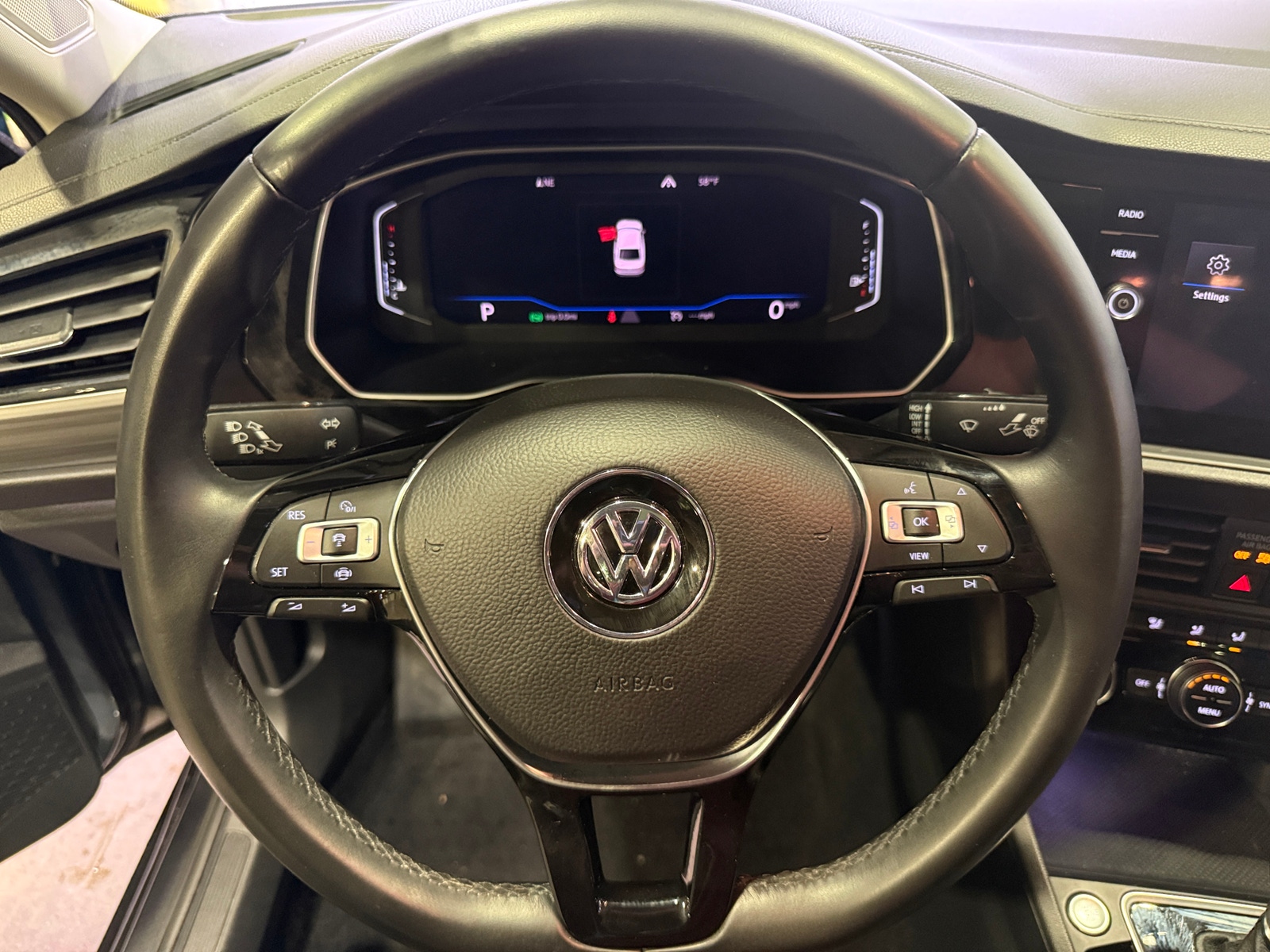 Thumbnail: 2019 Volkswagen Jetta - 4