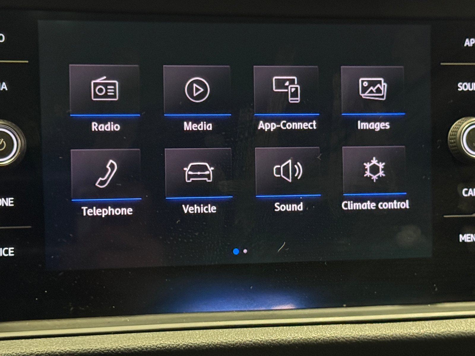 Thumbnail: 2019 Volkswagen Jetta - 3