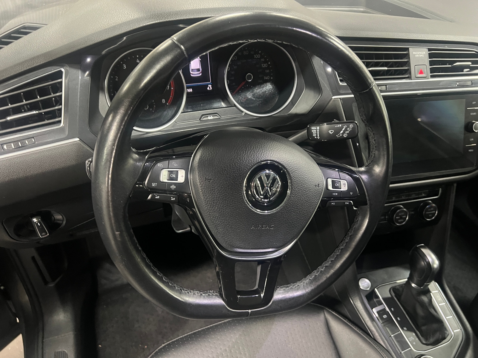 Thumbnail: 2019 Volkswagen Tiguan - 4