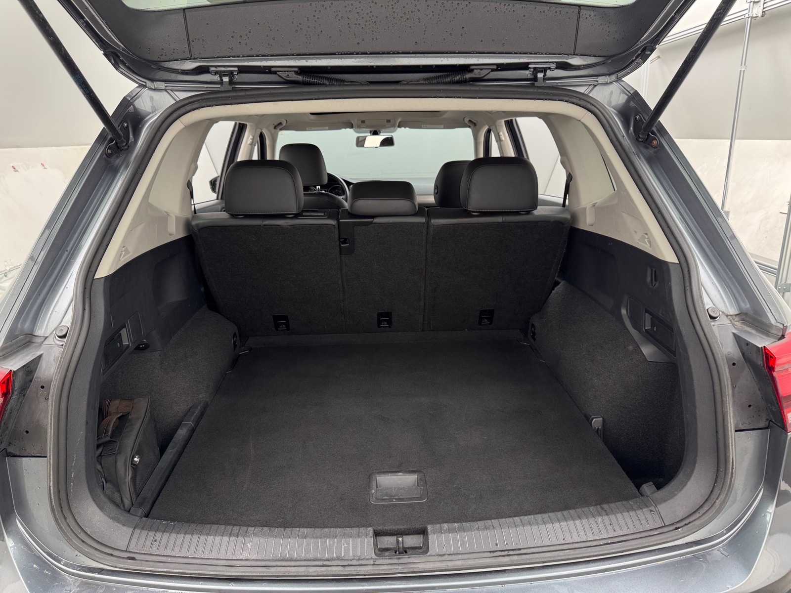 Thumbnail: 2019 Volkswagen Tiguan - 6
