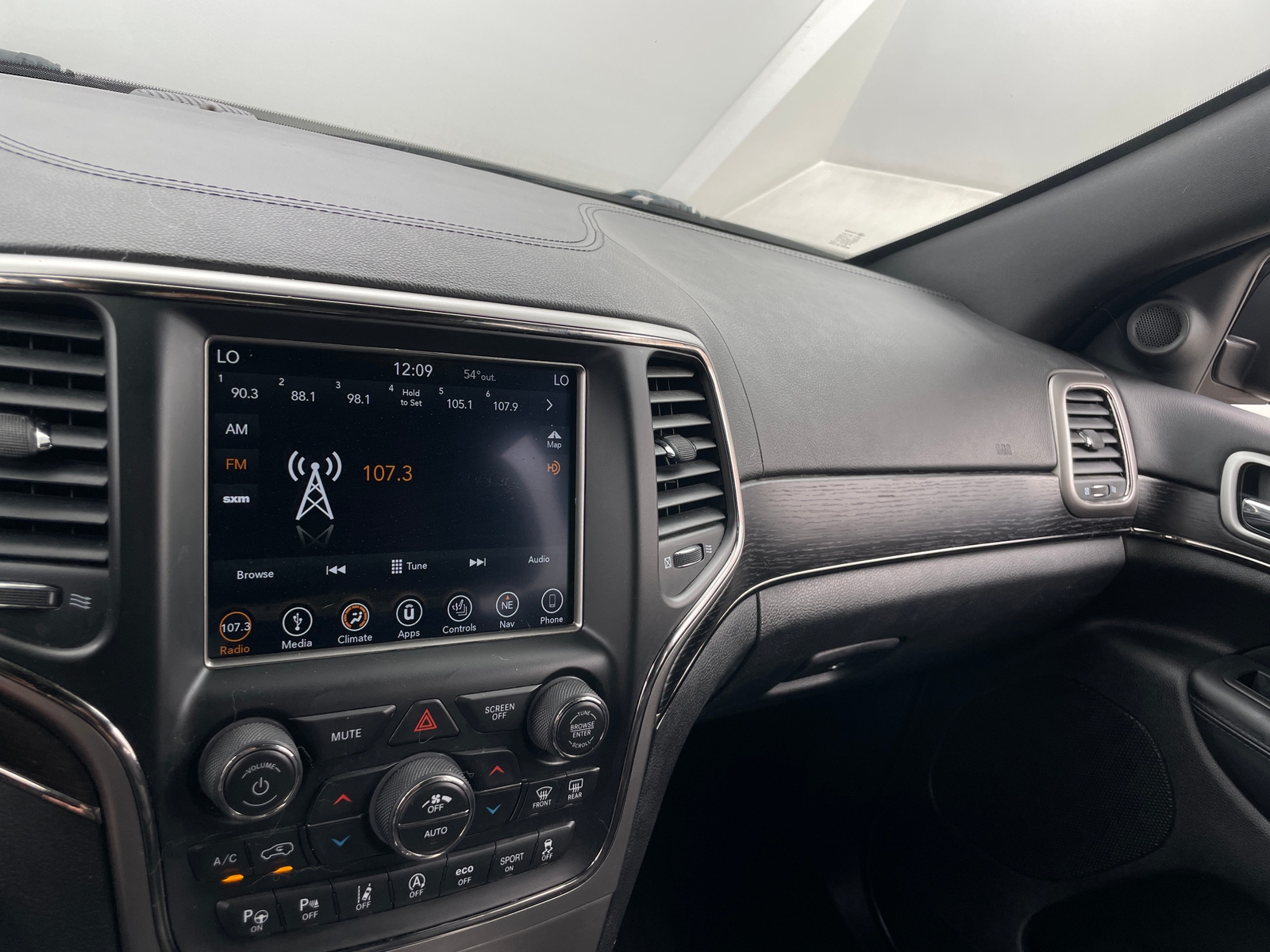 Thumbnail: 2018 Jeep Grand Cherokee - 3