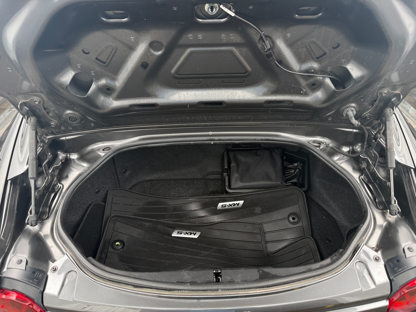 Thumbnail: 2020 Mazda MX-5 Miata - 5