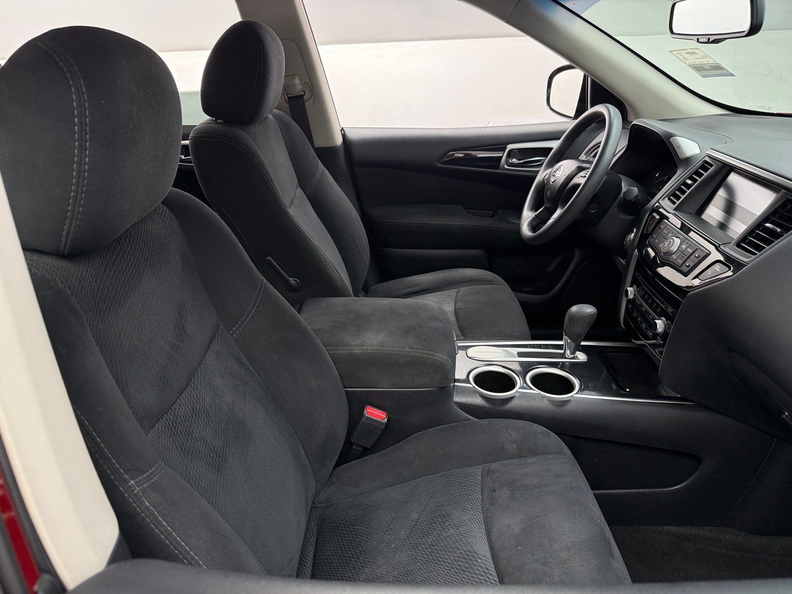 Thumbnail: 2016 Nissan Pathfinder - 2