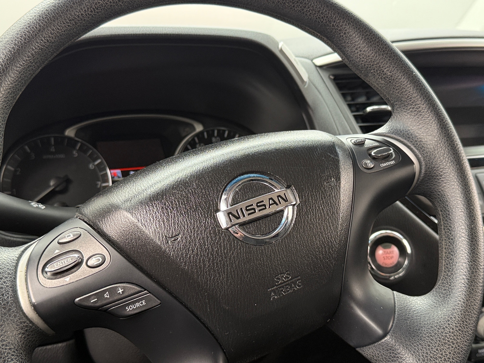 Thumbnail: 2016 Nissan Pathfinder - 5