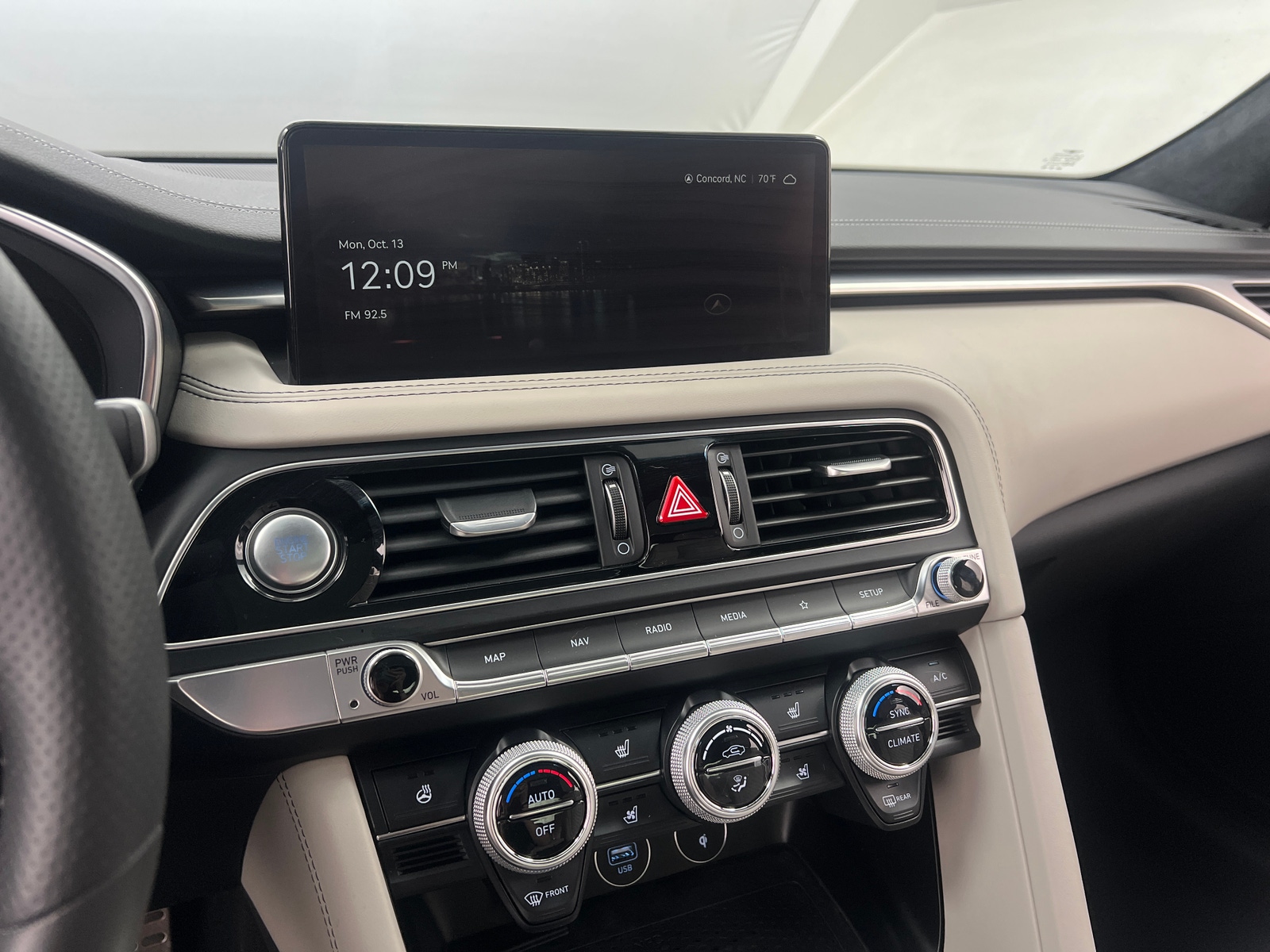 Thumbnail: 2023 Genesis G70 - 3