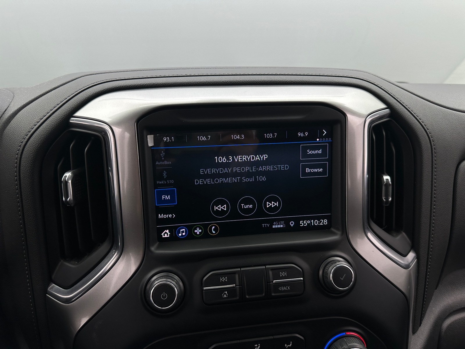 Thumbnail: 2019 Chevrolet Silverado 1500 - 4