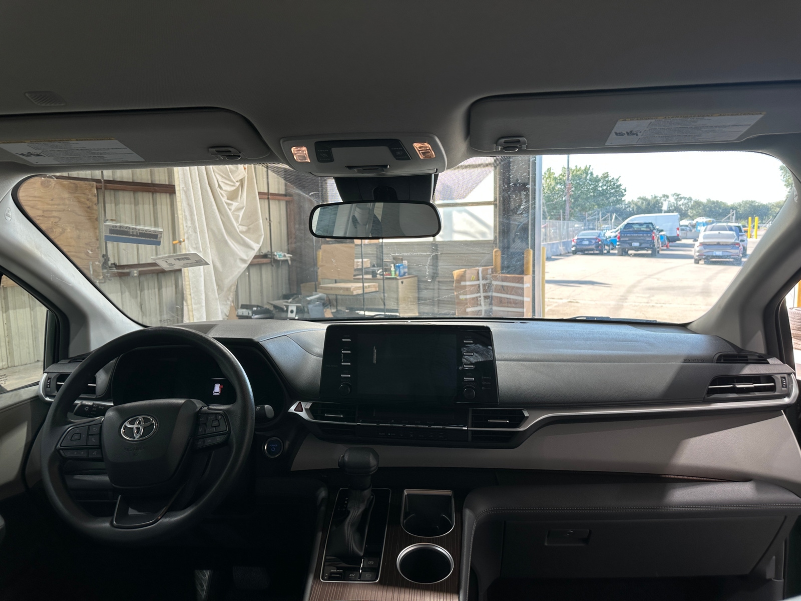 Thumbnail: 2024 Toyota Sienna - 3