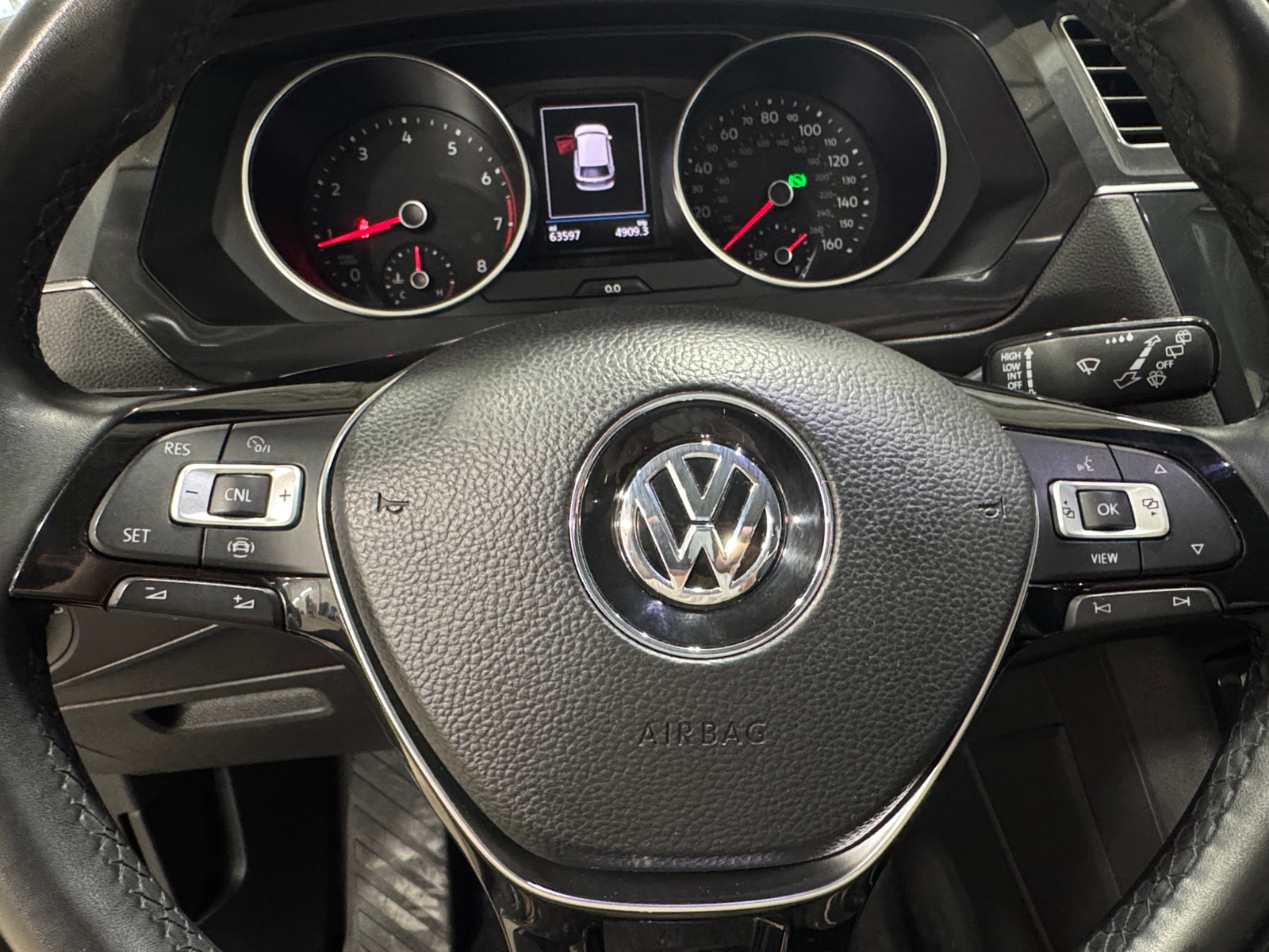 Thumbnail: 2020 Volkswagen Tiguan - 5