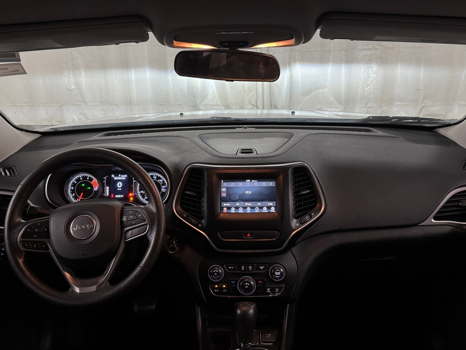 Thumbnail: 2019 Jeep Cherokee - 3