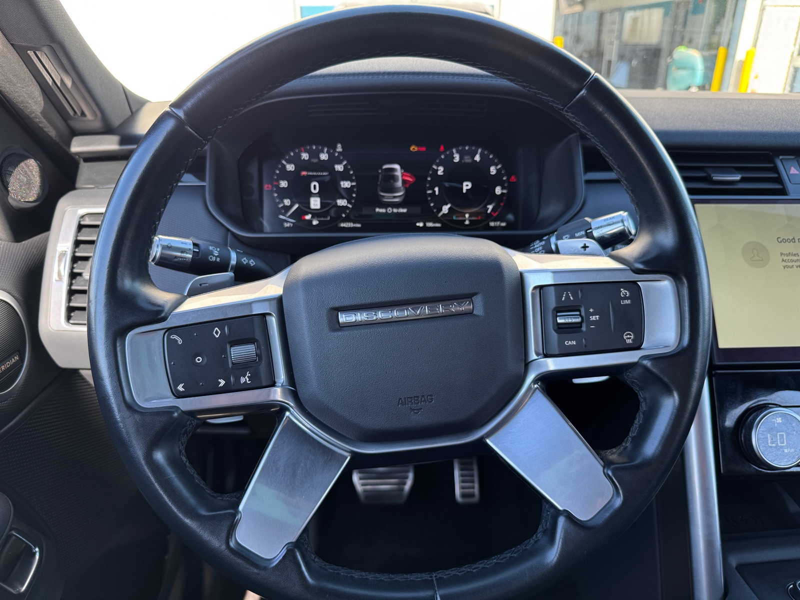 Thumbnail: 2021 Land Rover Discovery - 4