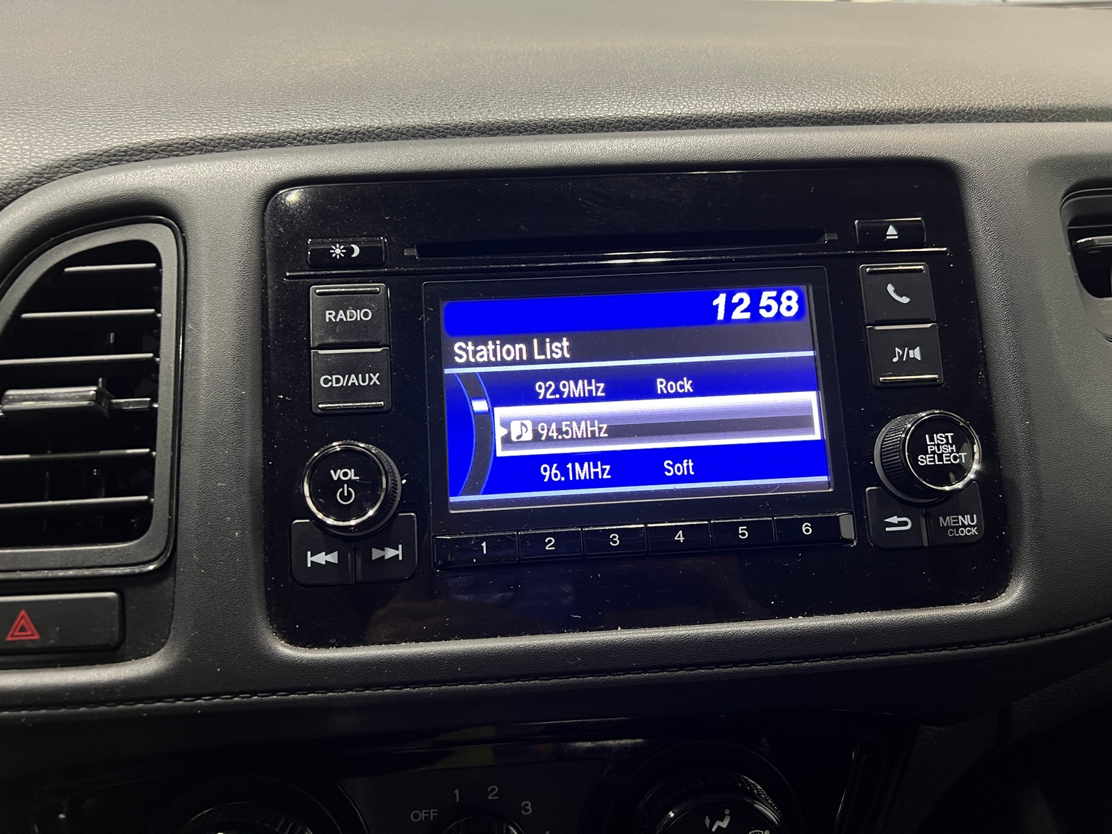 Thumbnail: 2016 Honda HR-V - 4