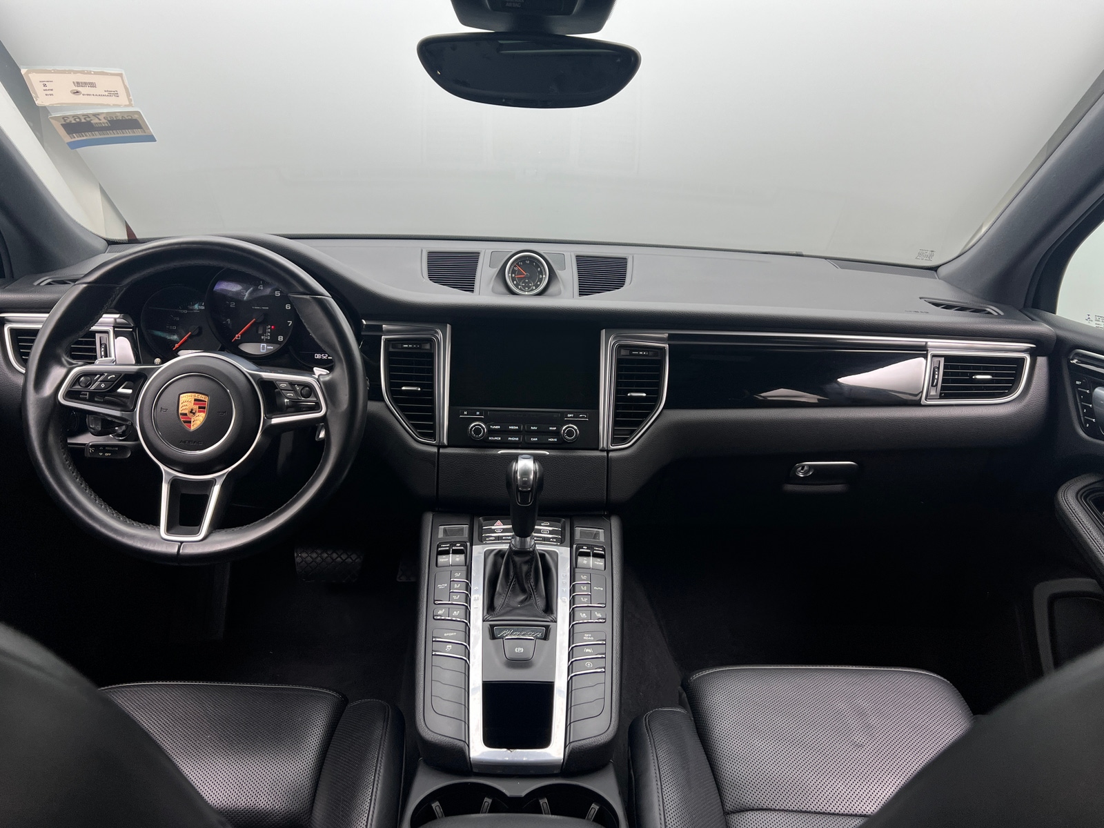 Thumbnail: 2018 Porsche Macan - 2