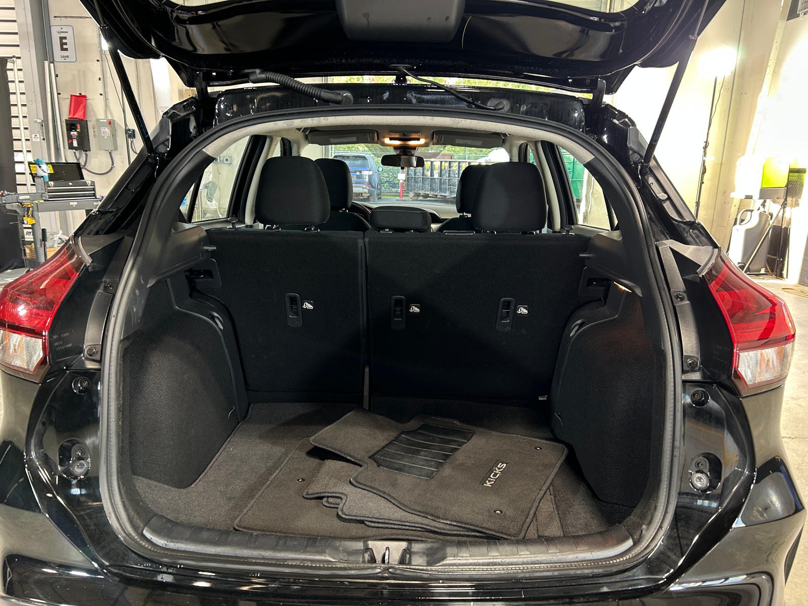 Thumbnail: 2024 Nissan Kicks - 7