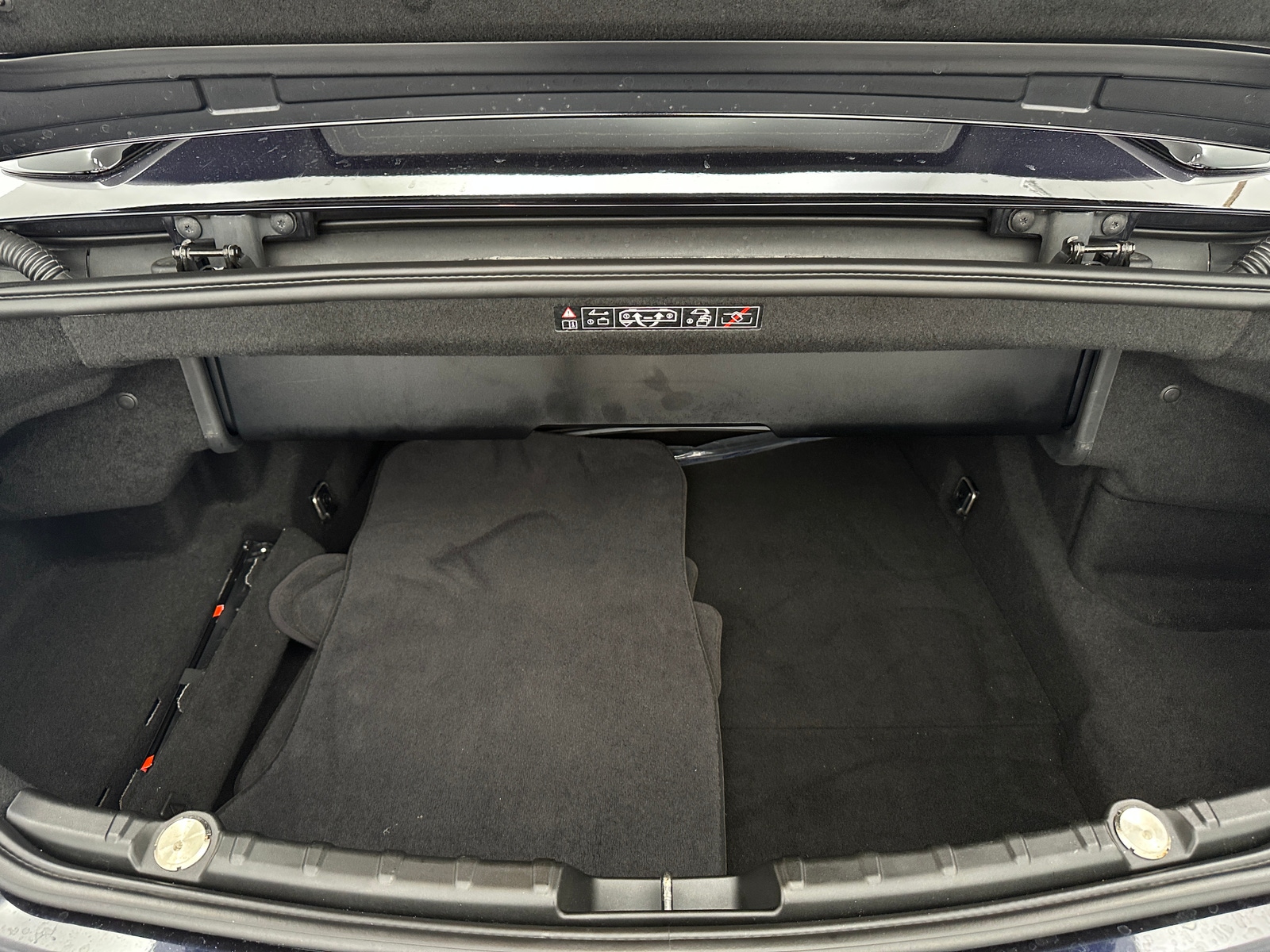 Thumbnail: 2013 BMW 6 Series - 6
