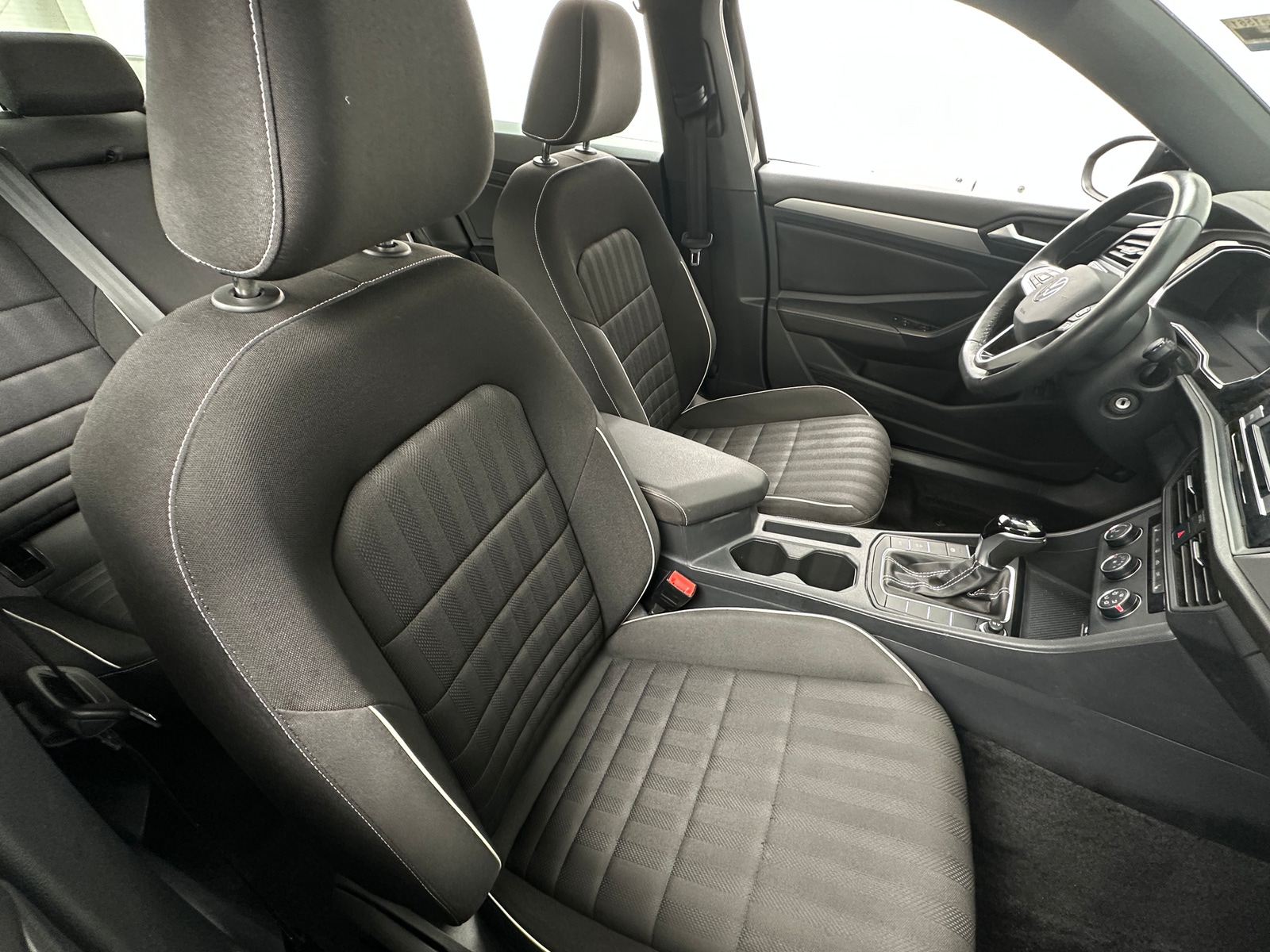 Thumbnail: 2024 Volkswagen Jetta - 2