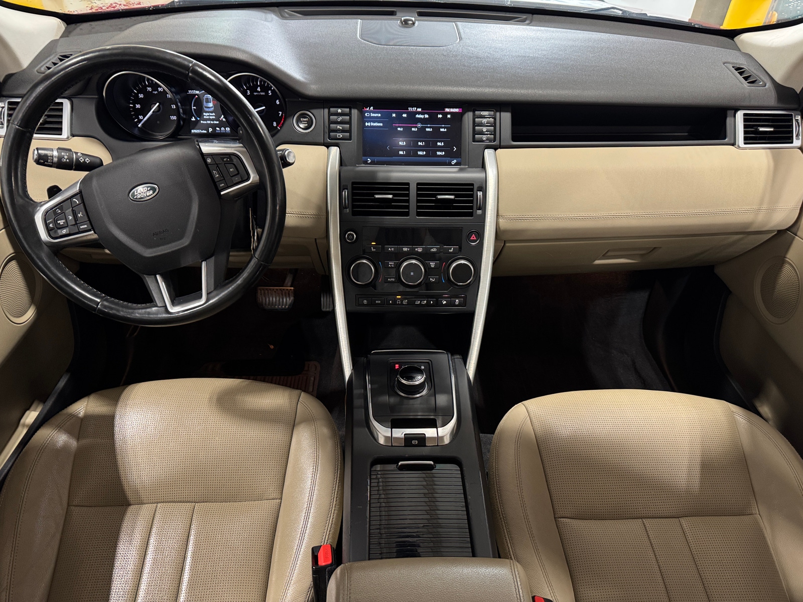 Thumbnail: 2018 Land Rover Discovery Sport - 2