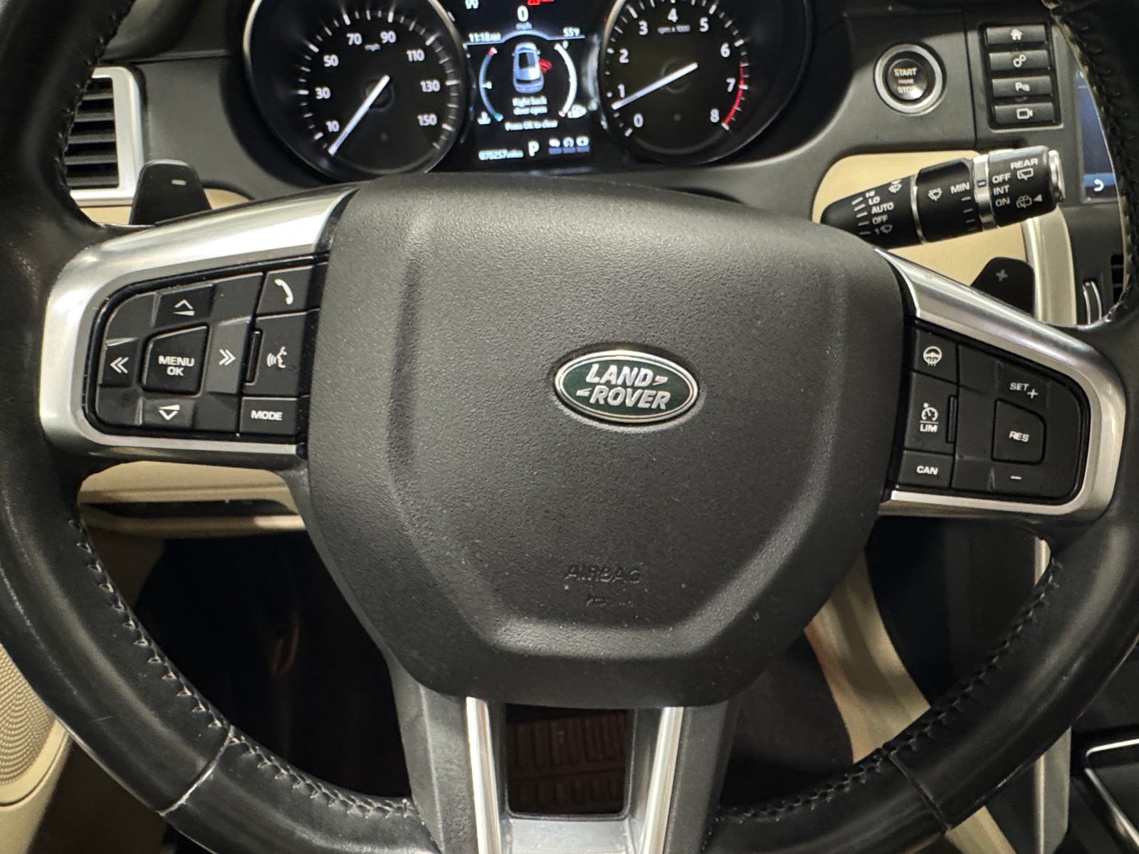 Thumbnail: 2018 Land Rover Discovery Sport - 4