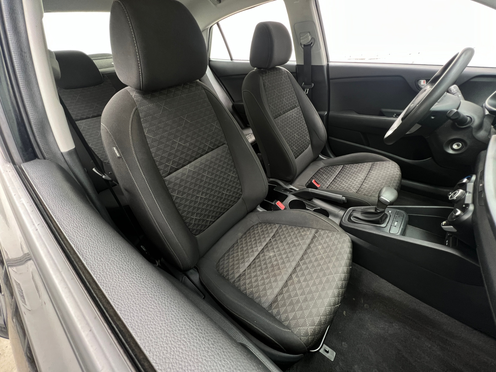 Thumbnail: 2022 Kia Rio - 2