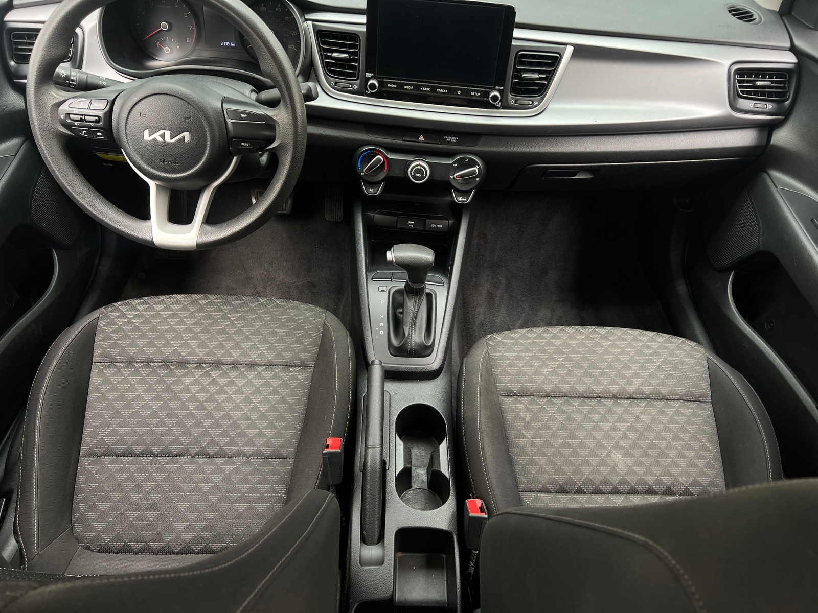 Thumbnail: 2022 Kia Rio - 3