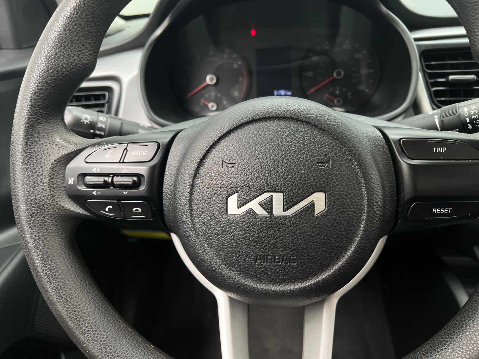 Thumbnail: 2022 Kia Rio - 5