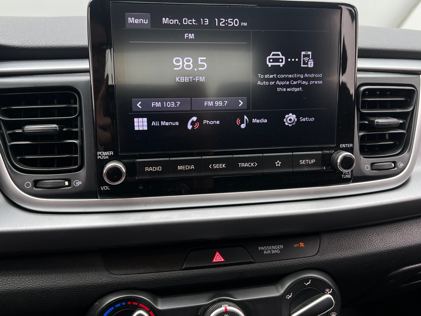 Thumbnail: 2022 Kia Rio - 4