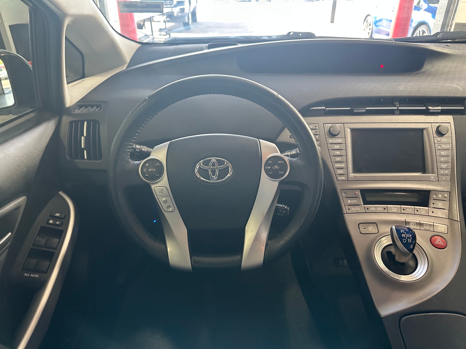 Thumbnail: 2015 Toyota Prius - 4