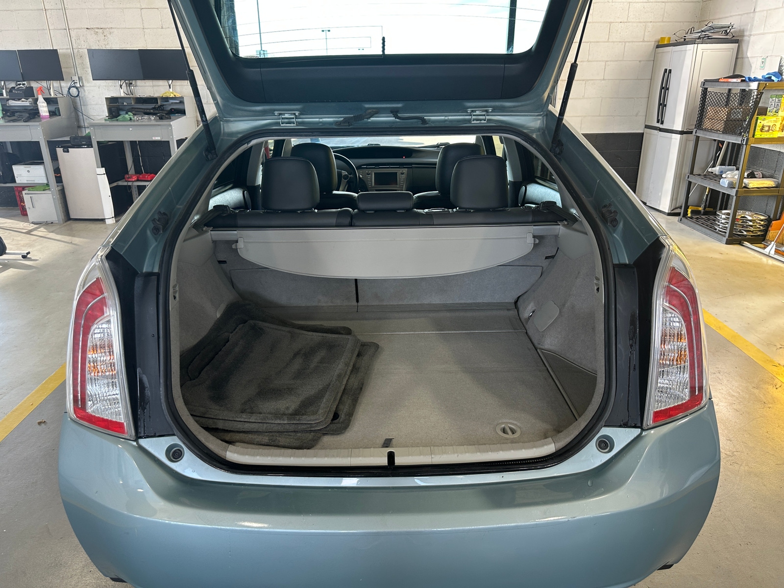 Thumbnail: 2015 Toyota Prius - 6