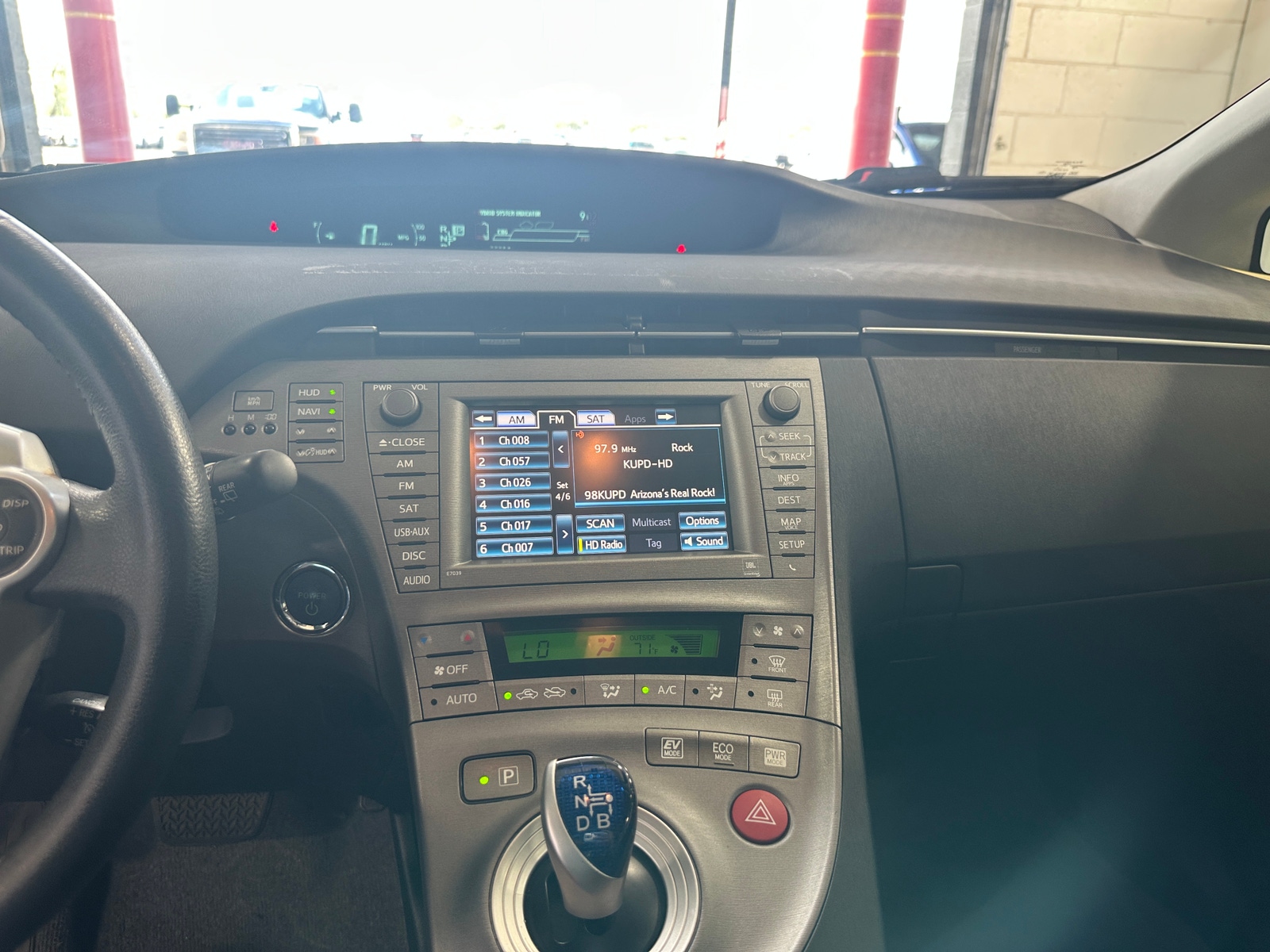 Thumbnail: 2015 Toyota Prius - 3