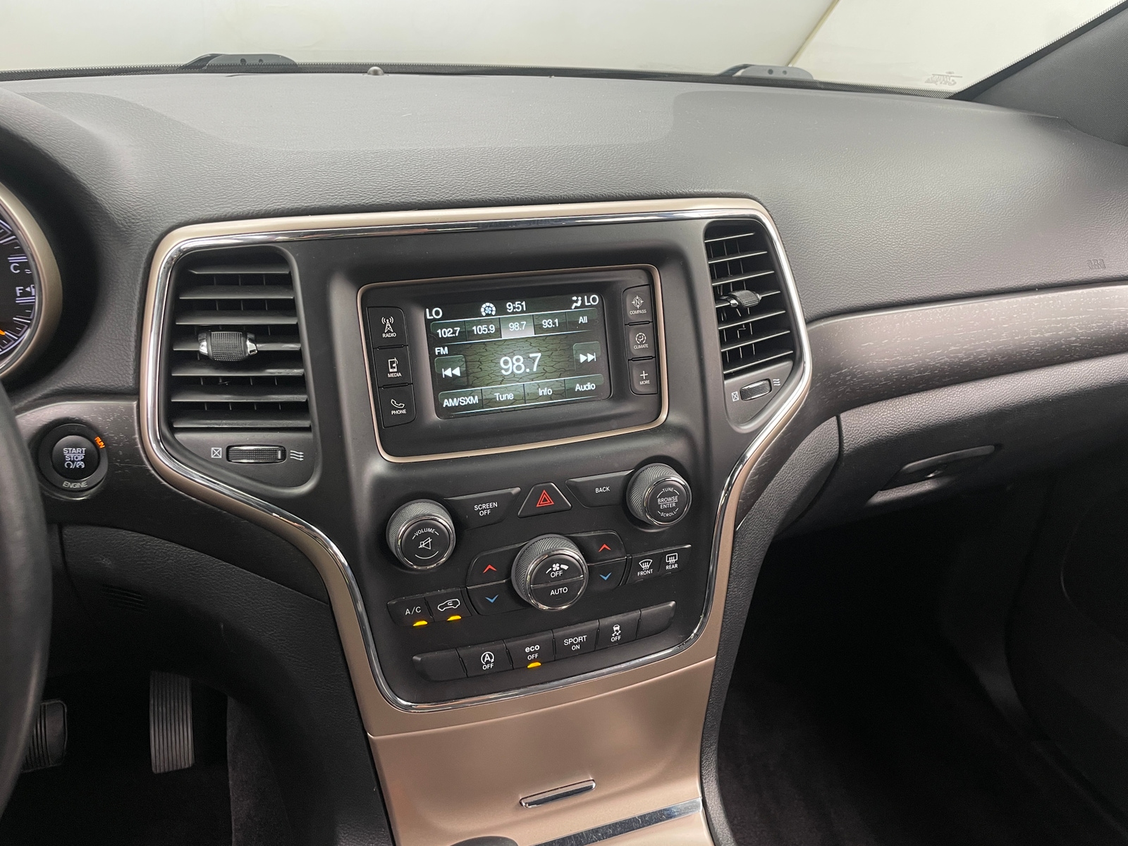 Thumbnail: 2016 Jeep Grand Cherokee - 4