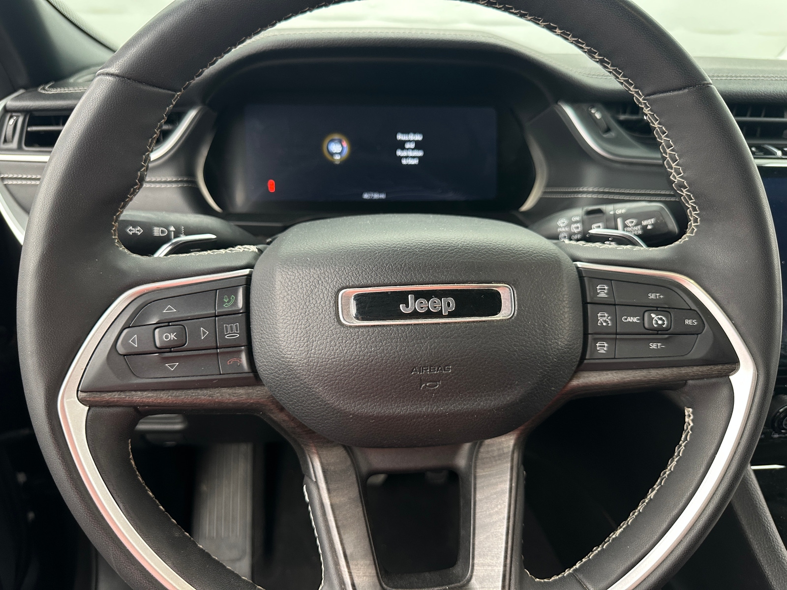 Thumbnail: 2024 Jeep Grand Cherokee L - 4