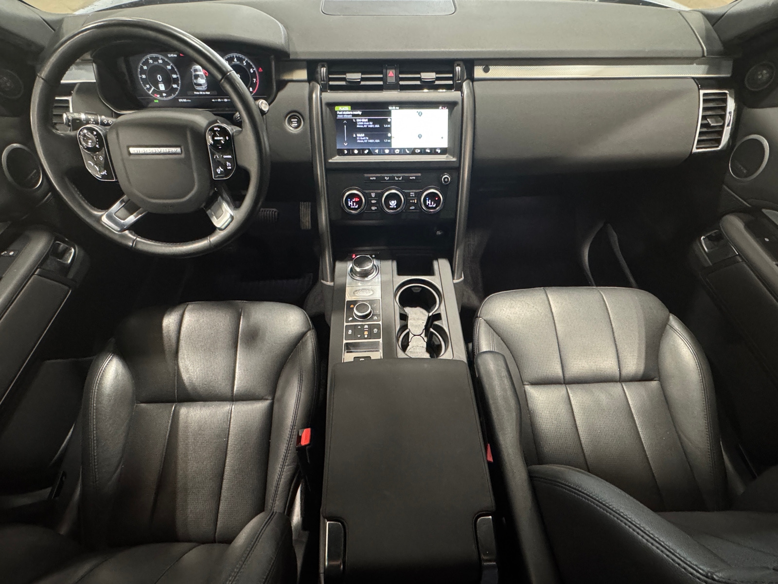 Thumbnail: 2020 Land Rover Discovery - 2