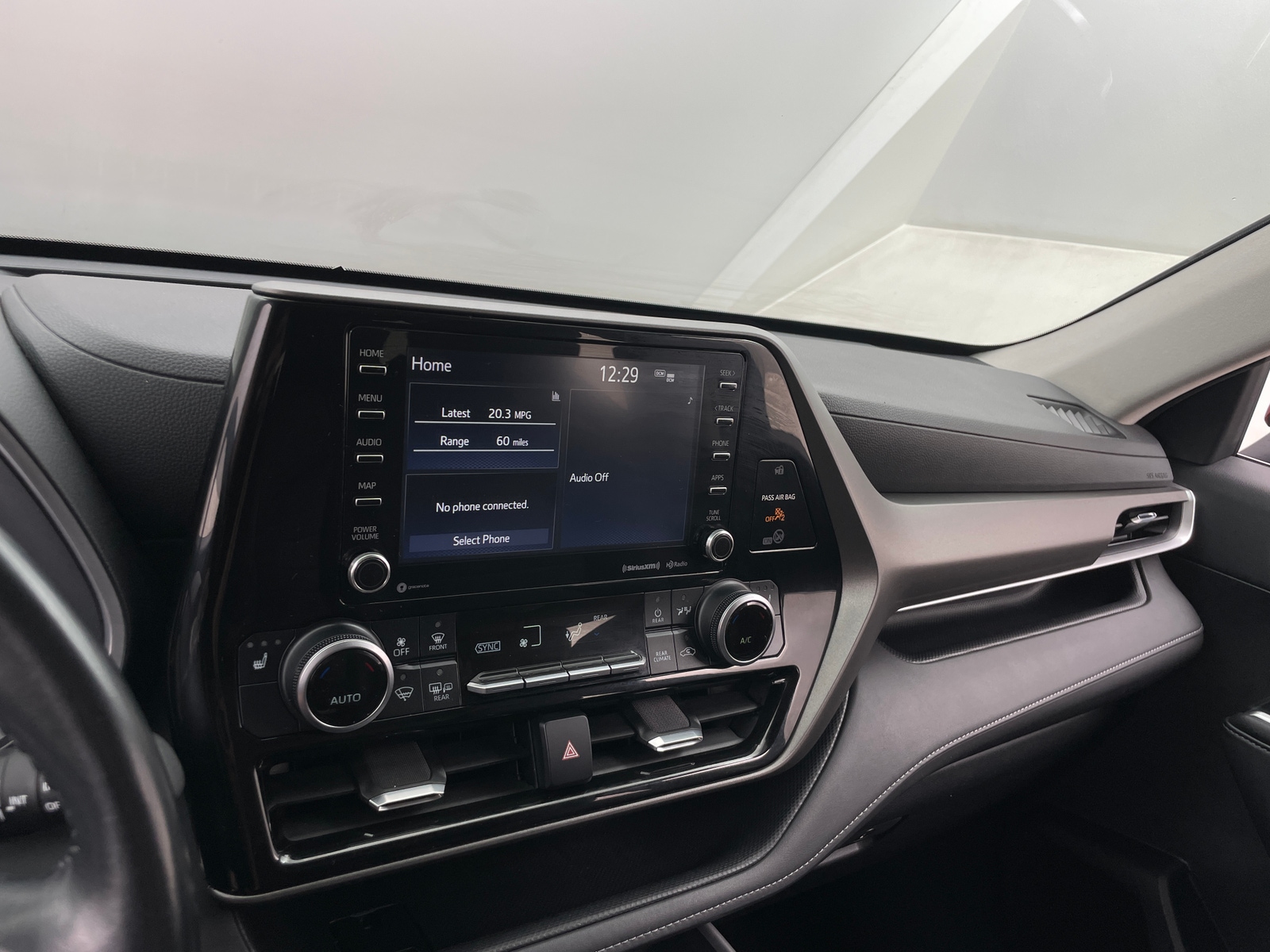 Thumbnail: 2020 Toyota Highlander - 3