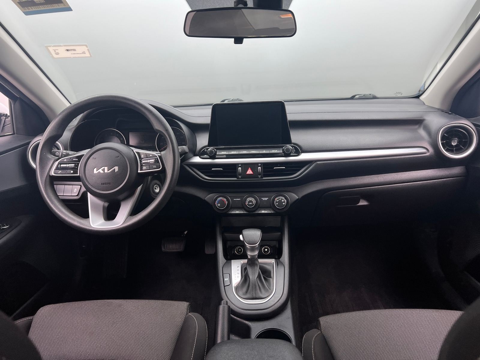 Thumbnail: 2022 Kia Forte - 3
