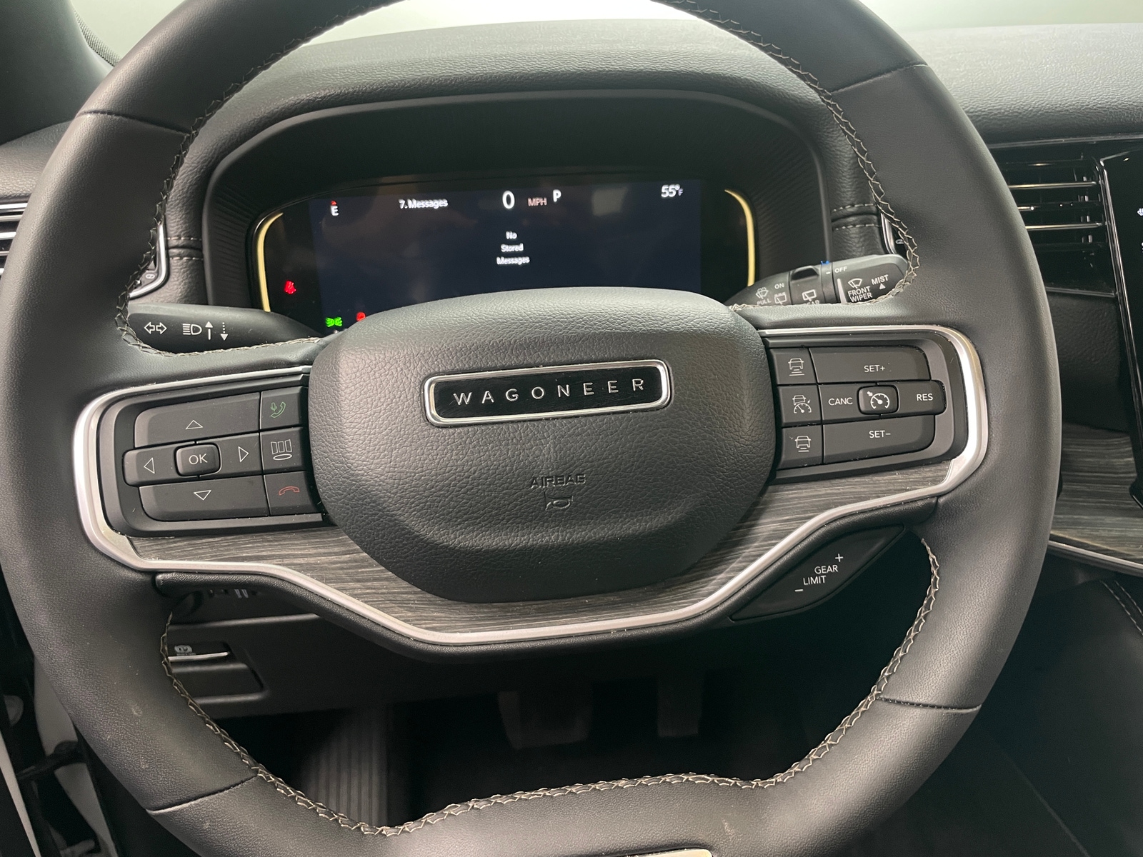 Thumbnail: 2024 Jeep Wagoneer - 4