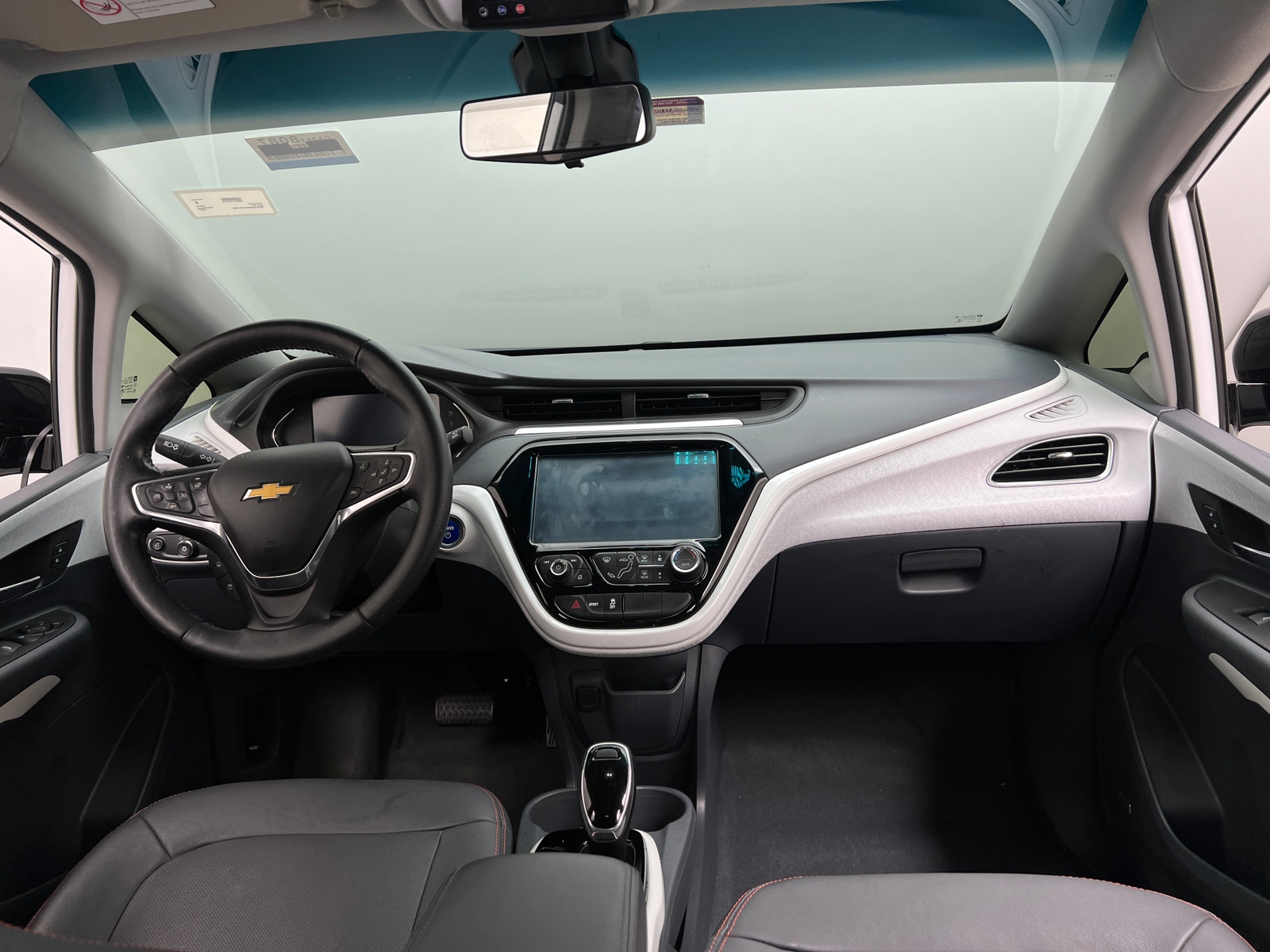 Thumbnail: 2017 Chevrolet Bolt EV - 2