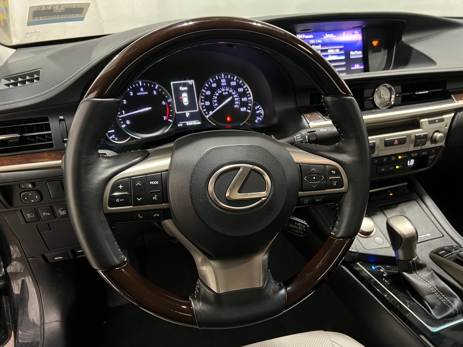 Thumbnail: 2018 Lexus ES - 4