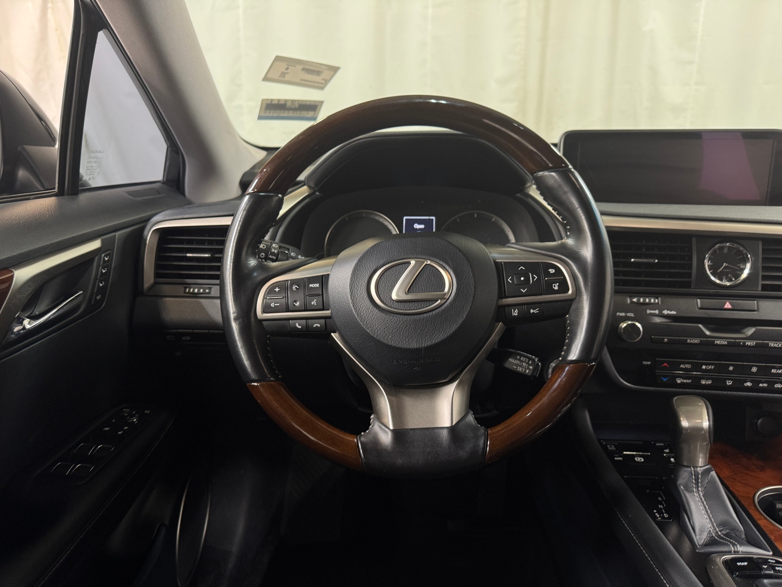 Thumbnail: 2018 Lexus RX - 4