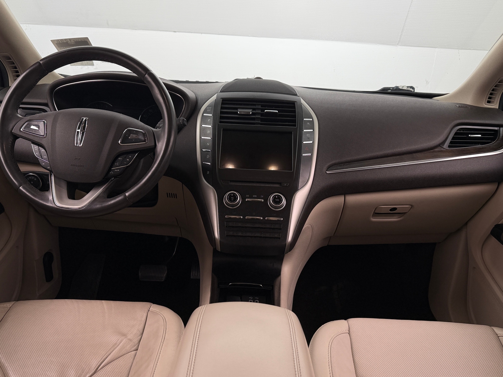 Thumbnail: 2017 Lincoln MKC - 2