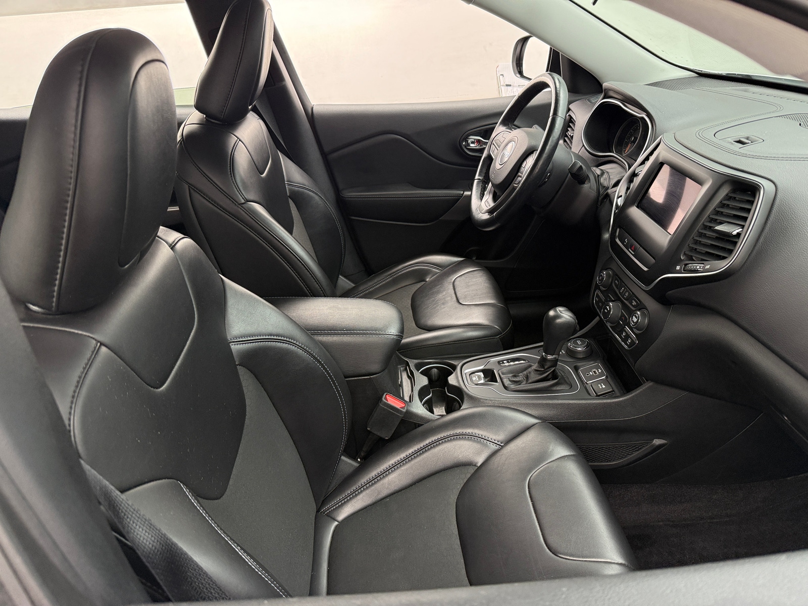 Thumbnail: 2019 Jeep Cherokee - 2