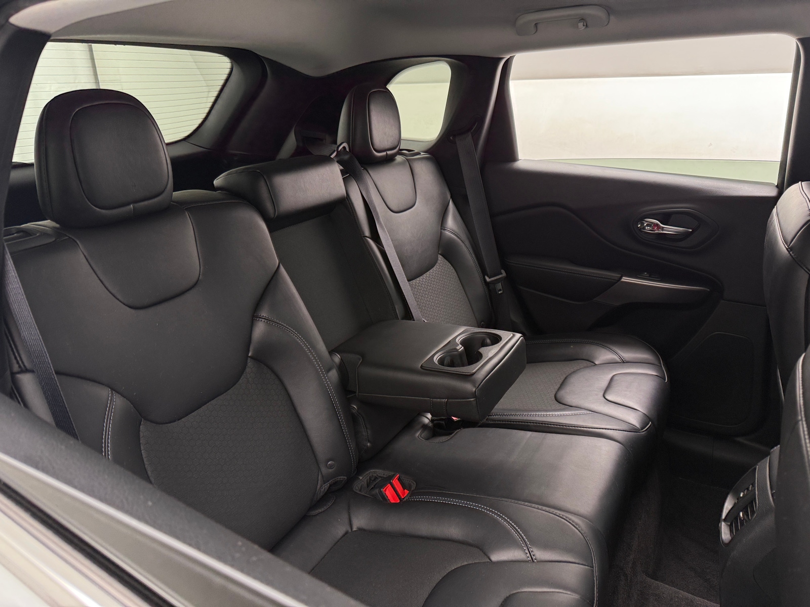 Thumbnail: 2019 Jeep Cherokee - 6
