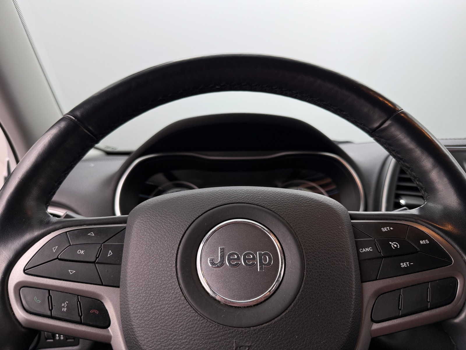 Thumbnail: 2019 Jeep Cherokee - 5