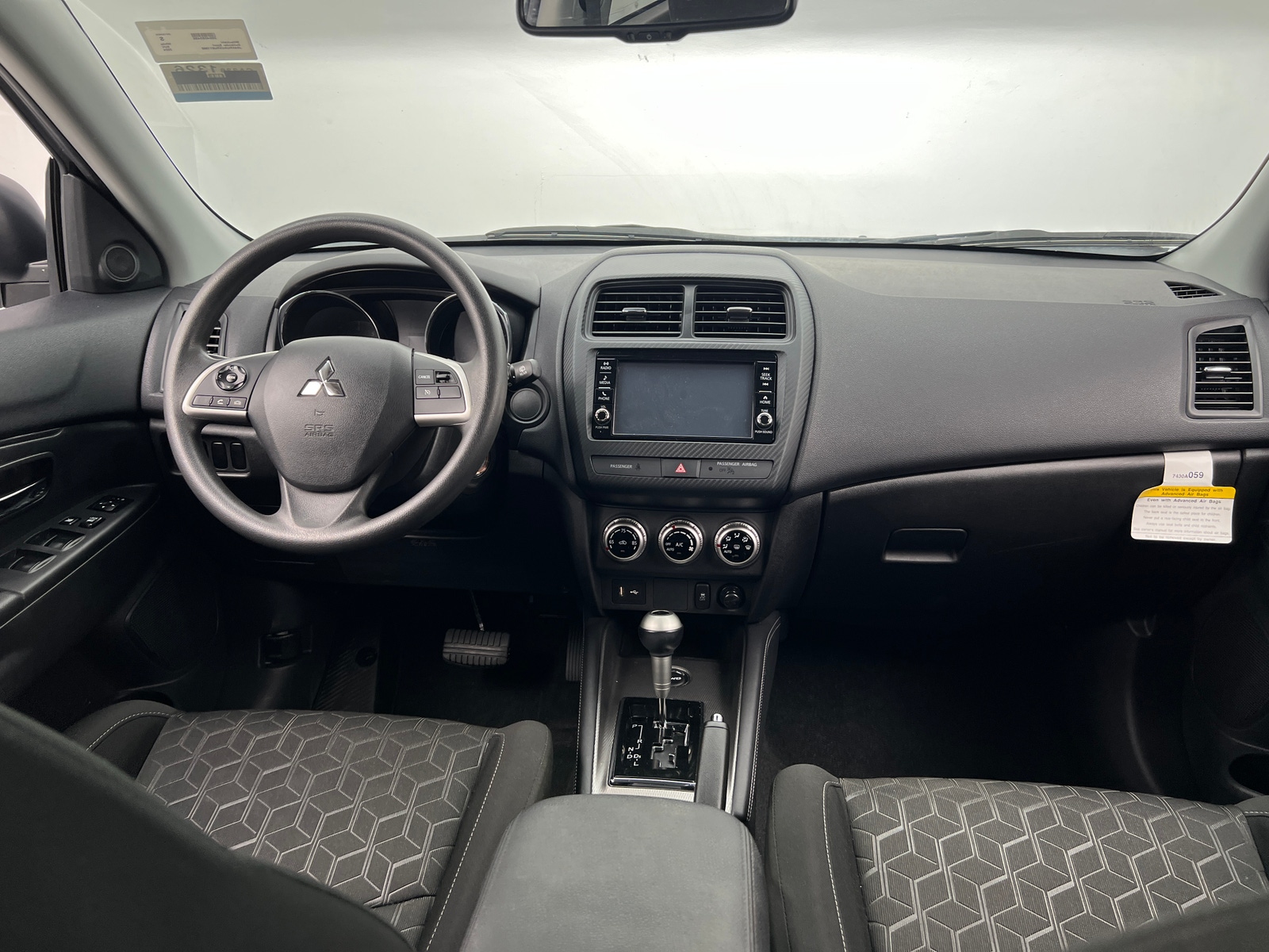 Thumbnail: 2024 Mitsubishi Outlander Sport - 3