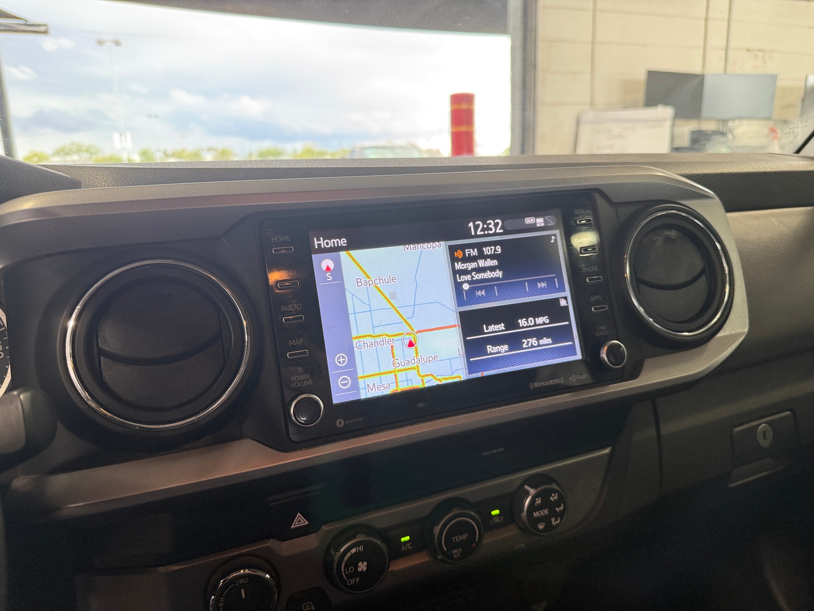 Thumbnail: 2020 Toyota Tacoma - 4