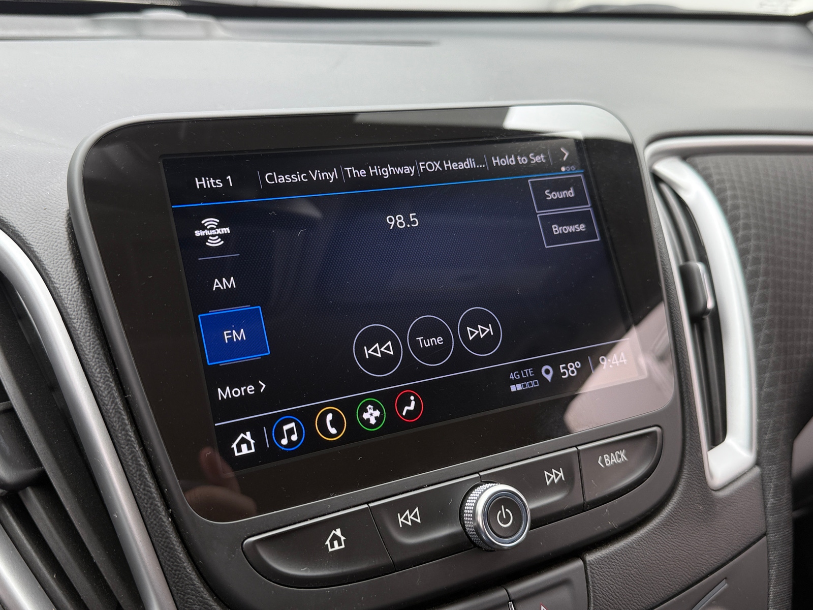 Thumbnail: 2024 Chevrolet Malibu - 4