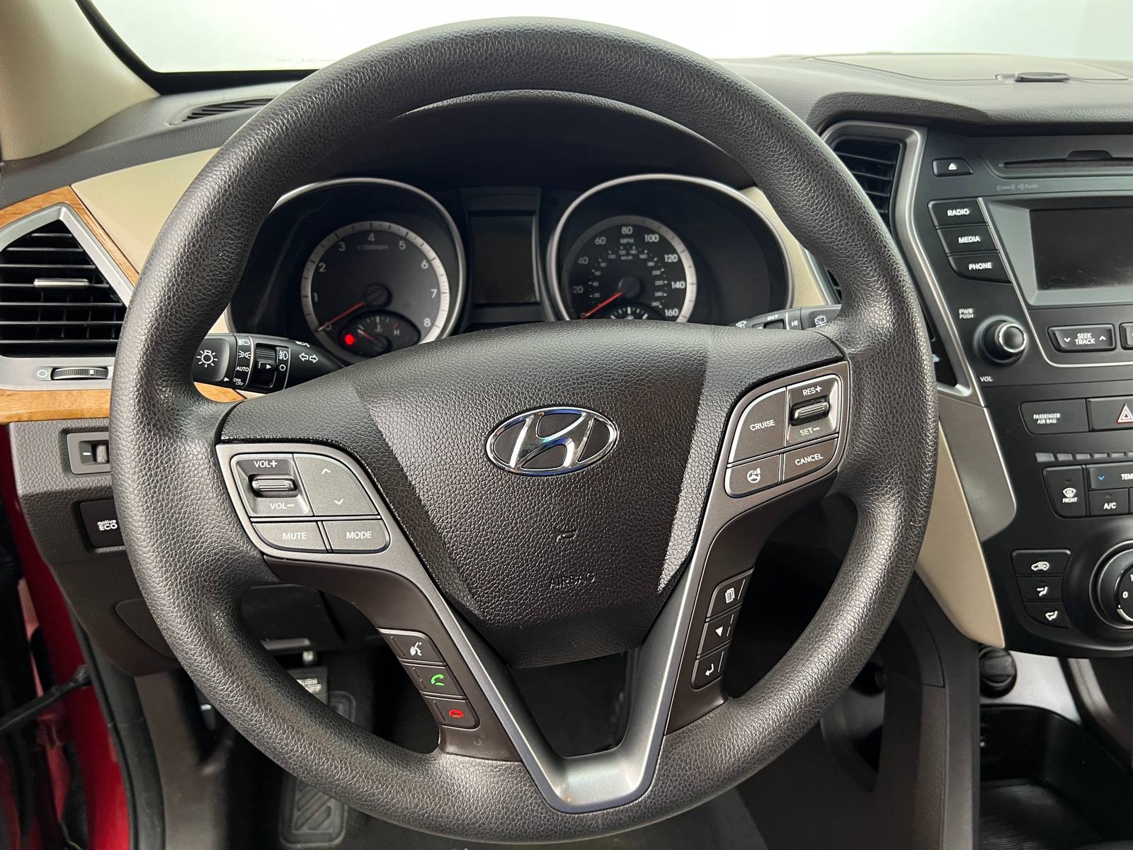 Thumbnail: 2015 Hyundai Santa Fe - 5